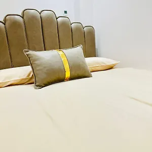 Hotel 64, Londres